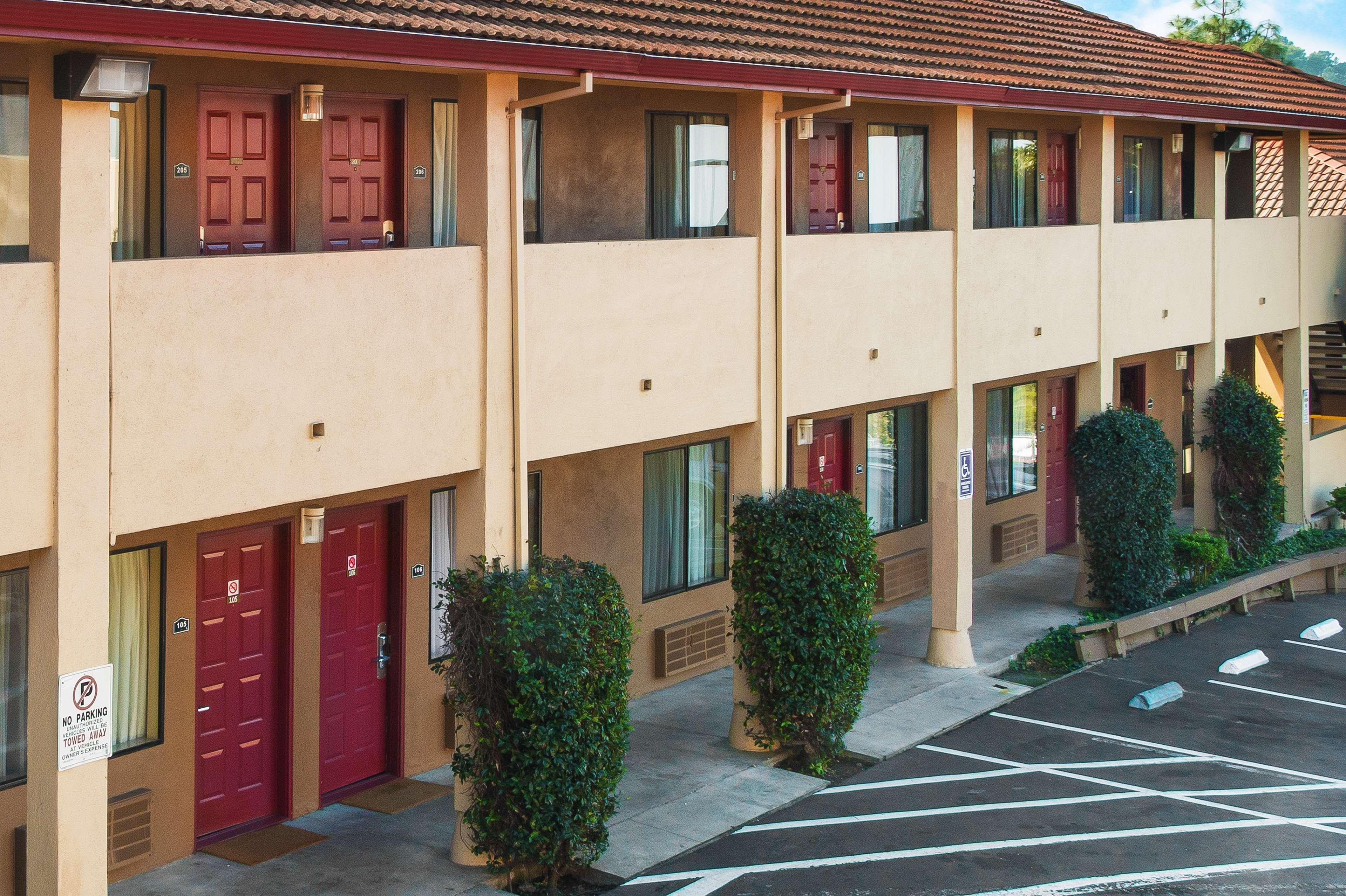 Days By Wyndham Berkeley Hotel 2*