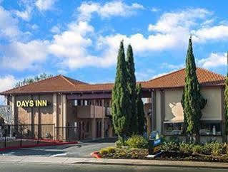 Days By Wyndham Berkeley Hotel Pinole